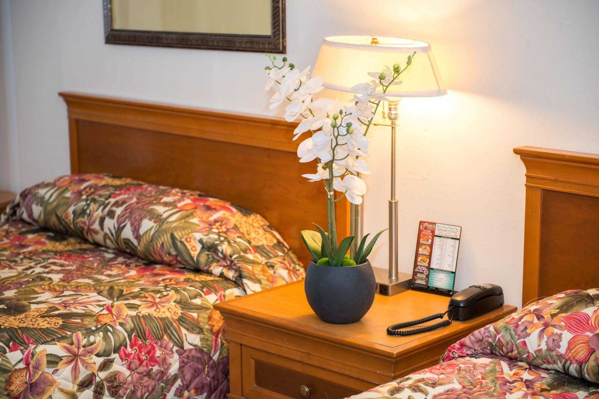 Shore Haven Resort Inn Lauderdale-by-the-Sea Exterior photo